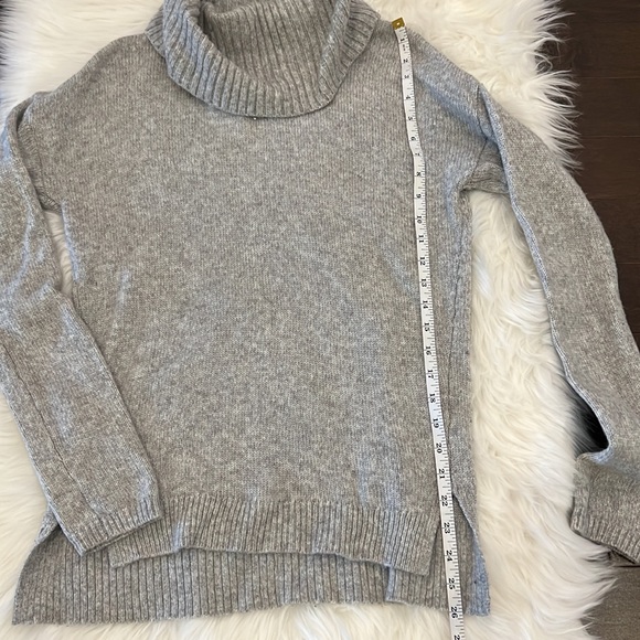 Gap Cosy Cowl Neck Light Grey 25% Wool Size Medium - Picture 3 of 6